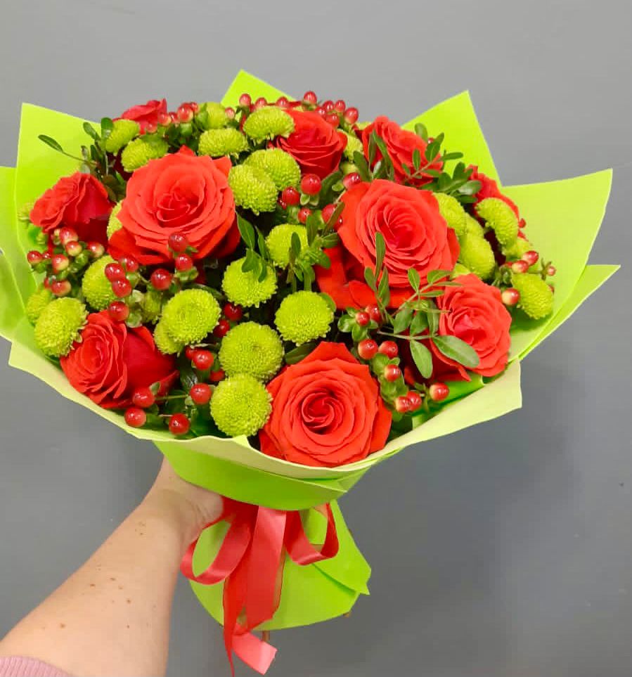 Букет цветов из: Хризантемы и Розы в Никеле