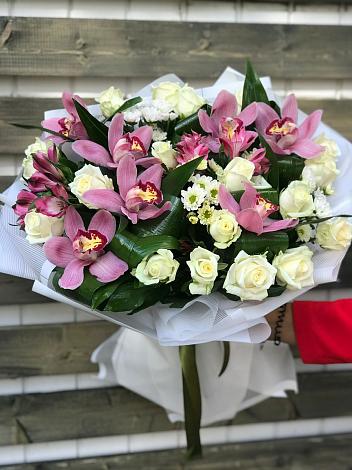 Букет цветов из: Розы и Хризантемы в Никеле