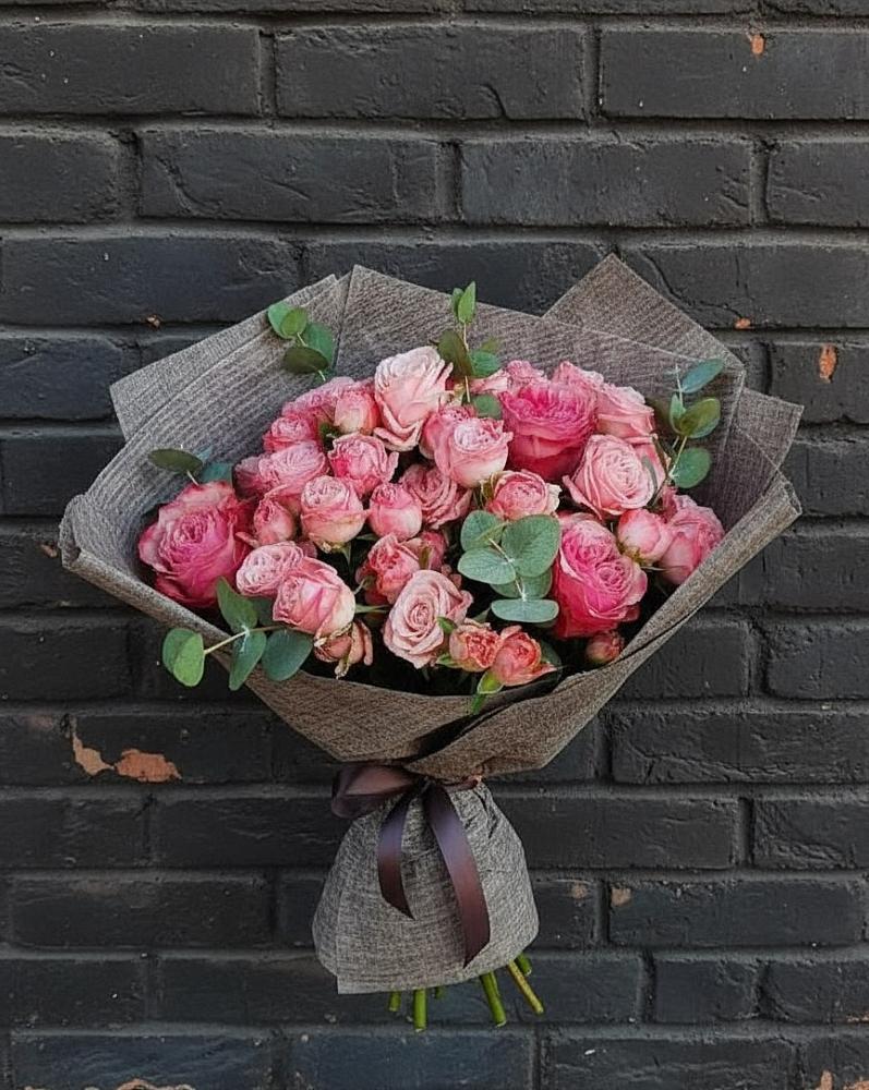 Букет розы в пальмах в Никеле Букет цветов из: Розы в Никеле