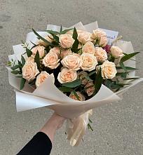 Букет Кремовые розы Латте в Никеле