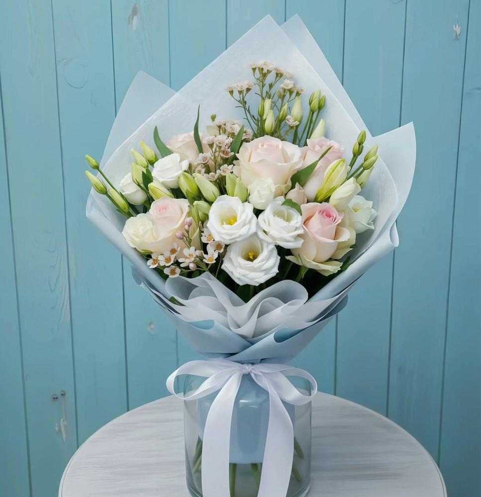 Букет цветов из: Розы и Лизиантусы в Никеле