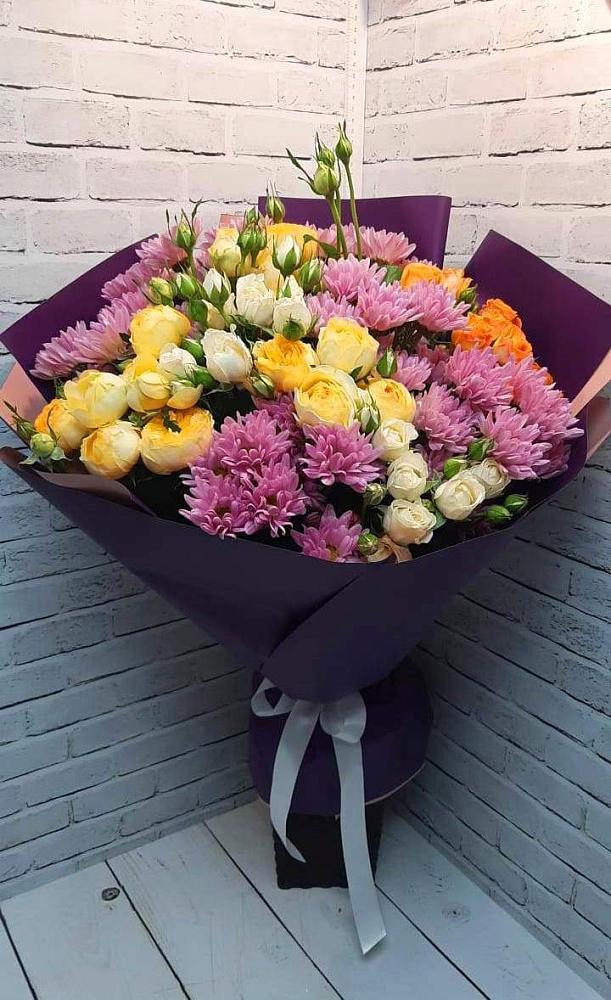 Букет цветов из: Хризантемы и Розы в Никеле