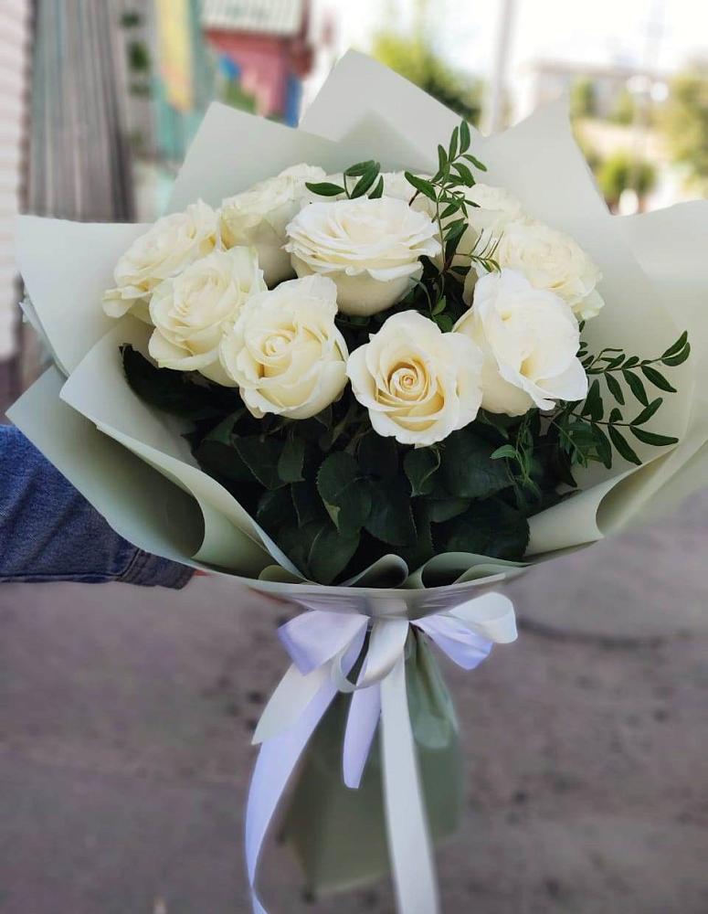 Букет Белые розы Проуд в Никеле