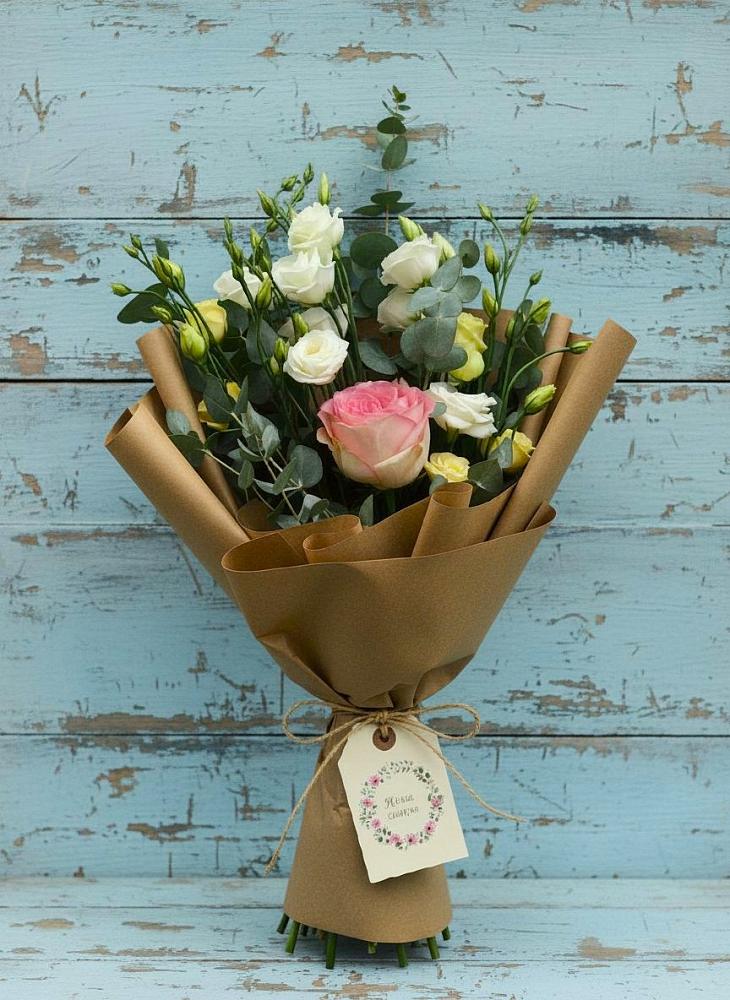 Букет цветов из: Розы и Лизиантусы в Никеле