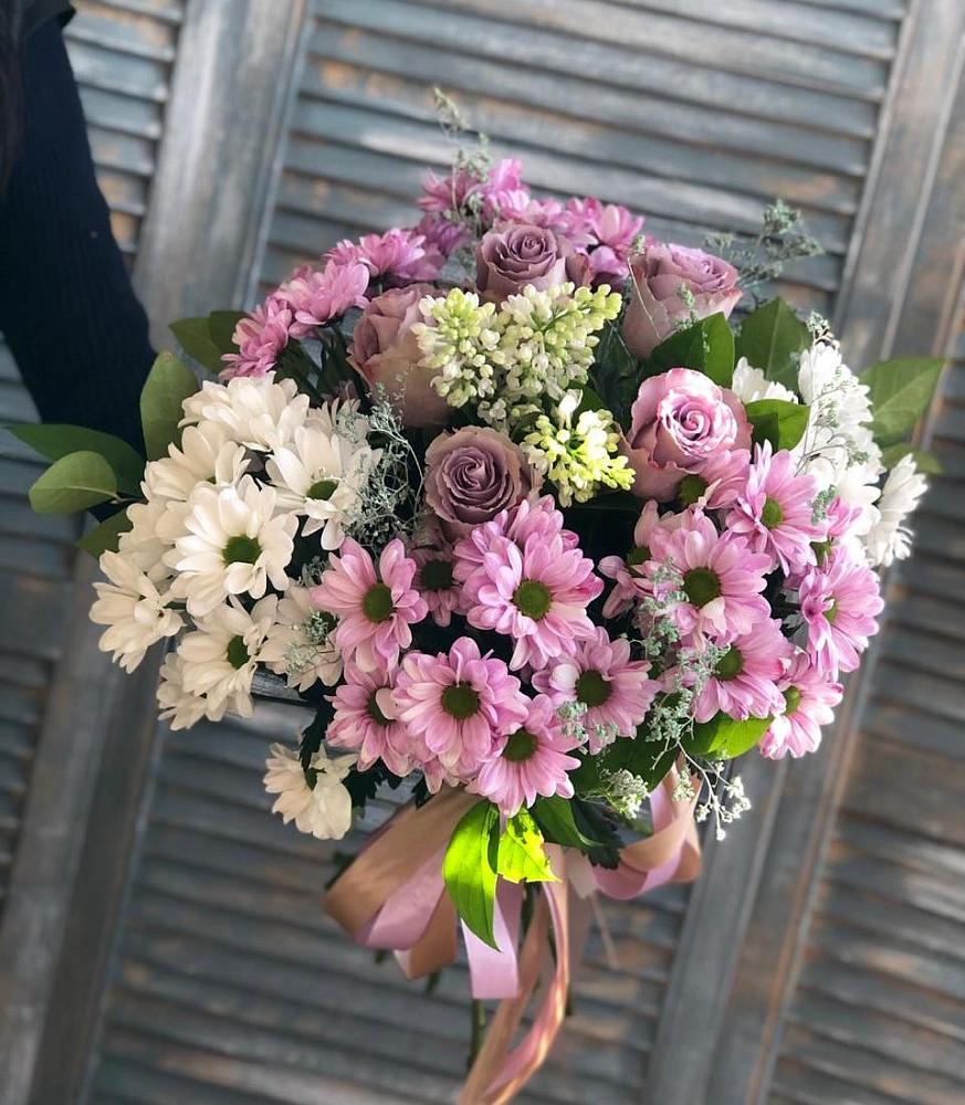 Букет цветов из: Хризантемы и Розы в Никеле