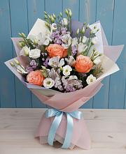 Букет цветов из:  Лизиантусы, Розы, Альстромерии и Гипсофила в Никеле