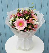 Букет цветов из:  Герберы, Альстромерии и Лизиантусы в Никеле