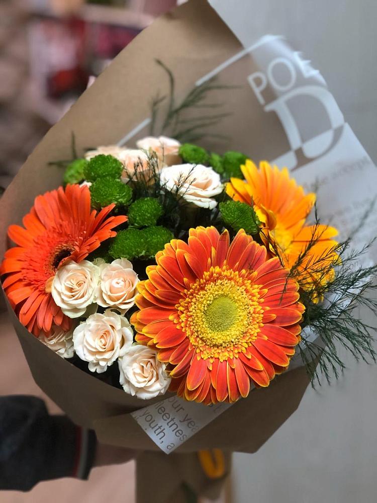 Букет цветов из: Герберы, Хризантемы и Розы в Никеле