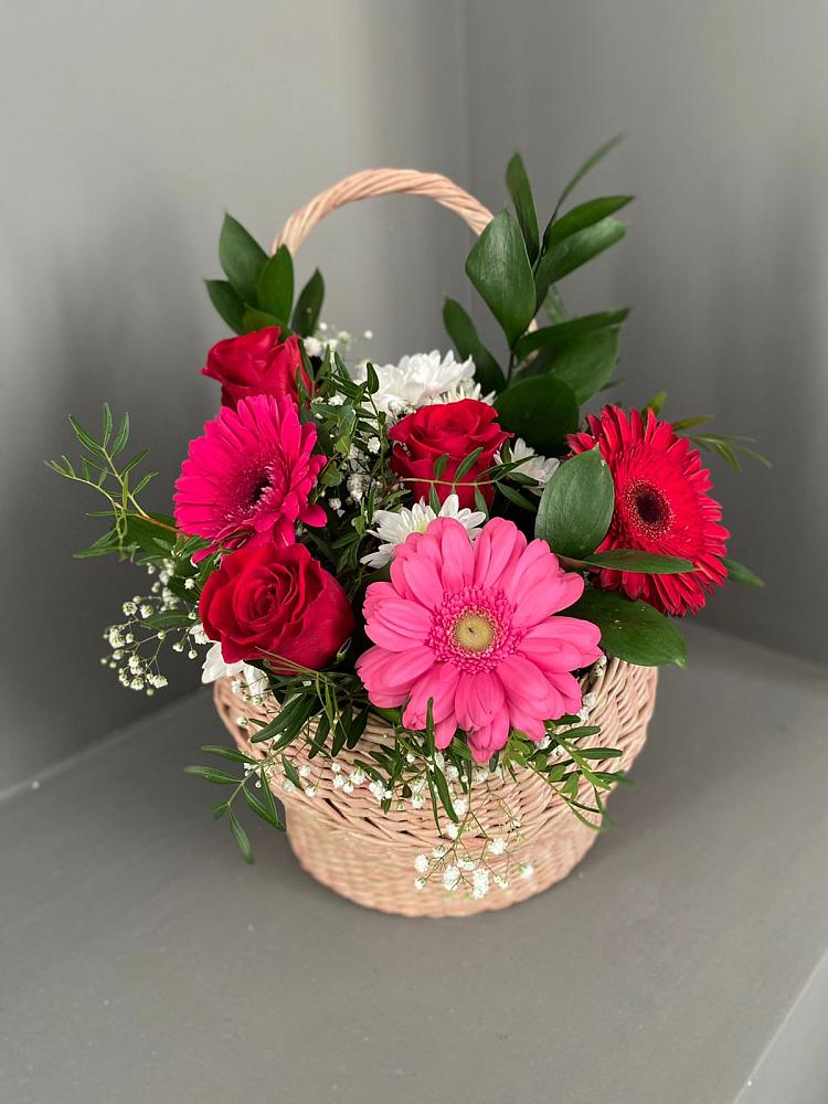 Цветочная композиция из Розы, Хризантемы и Герберы в корзине в Никеле
