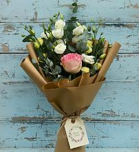 Букет нежный привет в Никеле Букет цветов из:  Розы и Лизиантусы в Никеле