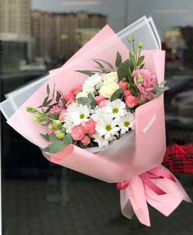 Букет цветов из: Розы, Лизиантусы и Хризантемы в Никеле