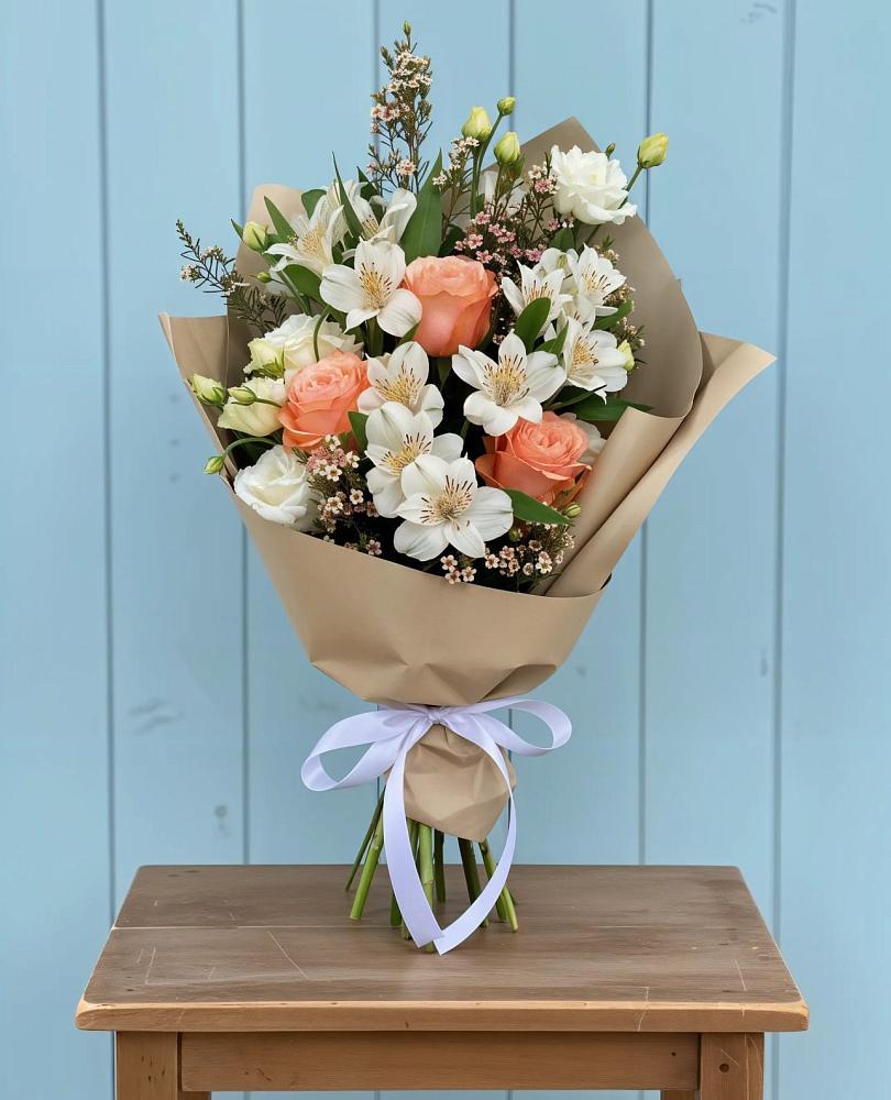 Букет цветов из: Альстромерии, Лизиантусы, Розы и Хризантемы в Никеле