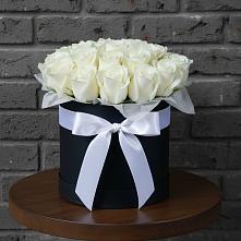 Композиция воздушная нежность в Никеле Цветочная композиция из Розы в шляпной коробке в Никеле