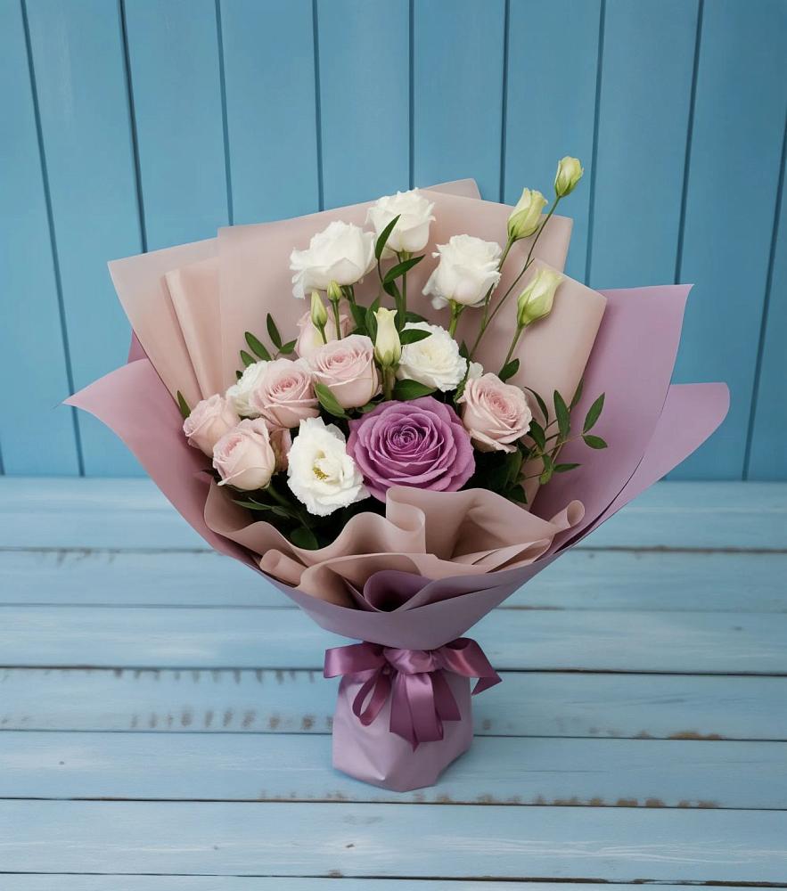 Букет цветов из: Розы и Лизиантусы в Никеле